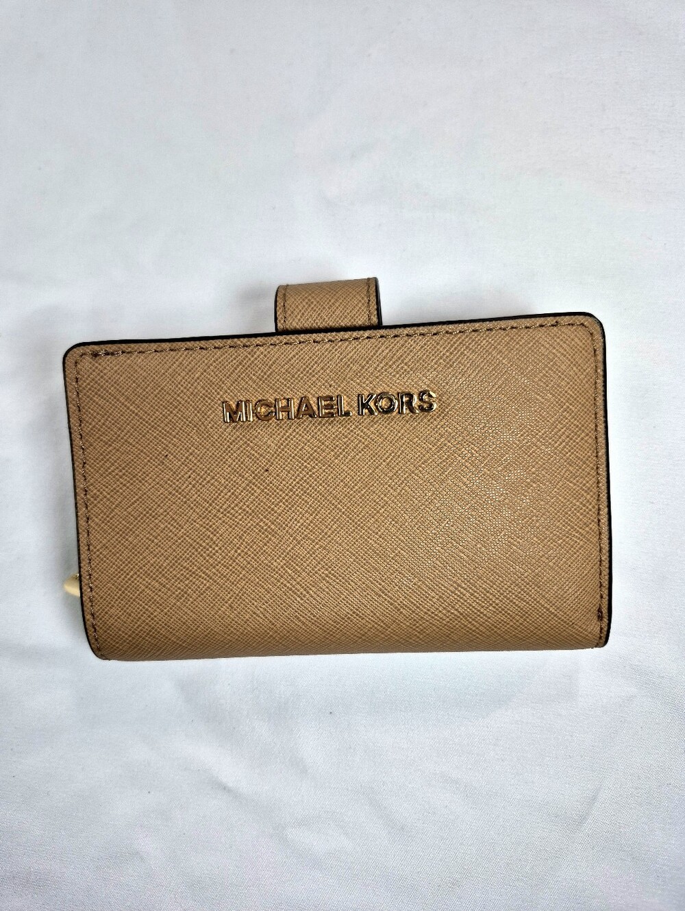 NWOT Michael Kors Camel Crossgrain Leather Medium Bifold Wallet Classic Luxury